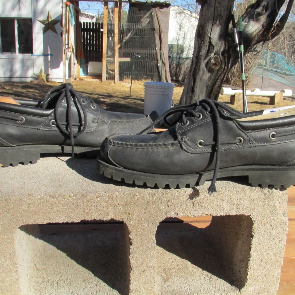 Timberland Authentic 3-Eye Lug Handsewn Boat Shoes in black
